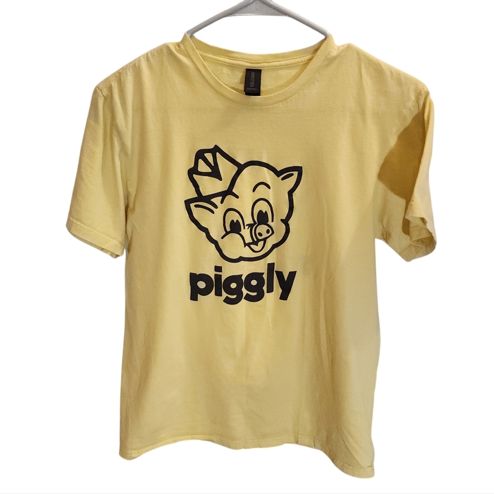Piggly Wiggly adult small yellow tee